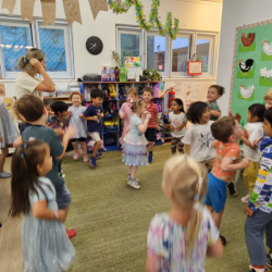 Musical freeze fun.